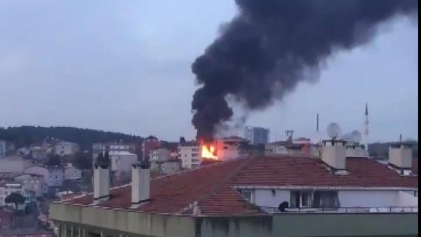 Sarıyer'de korkutan yangın - Resim : 1