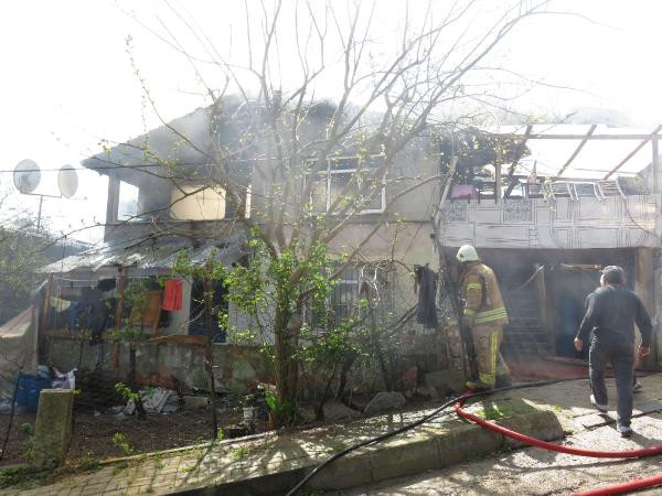 Üsküdar'da panik! Vatandaş sokağa döküldü - Resim : 1