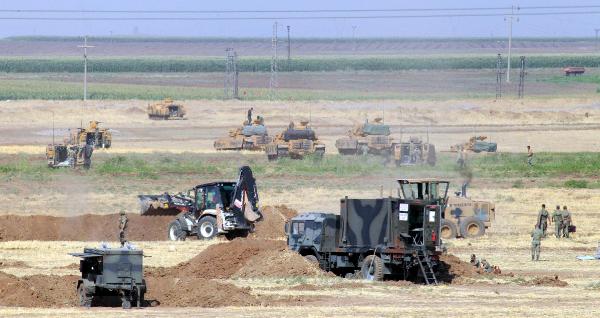 Irak sınırında dev tatbikat ! Mevziler kazıldı - Resim : 1