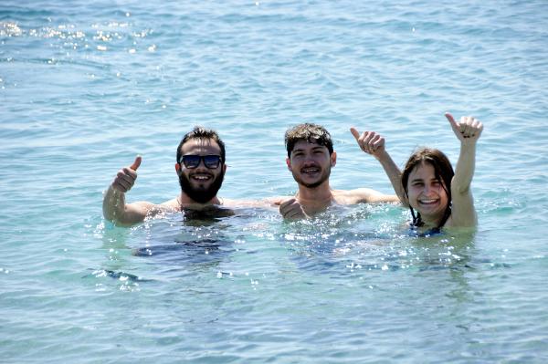 İki fotoğrafta Türkiye'de aynı günde çekildi - Resim : 2