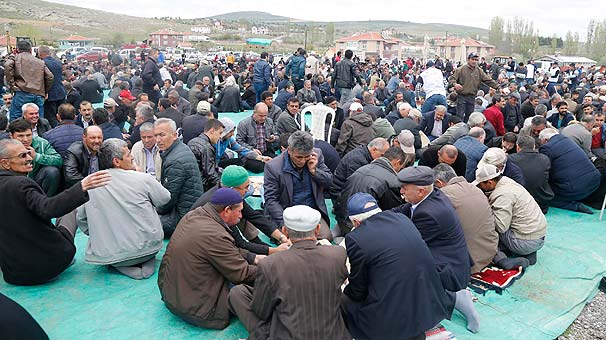 Binlerce kişi toplanıp dua etti ! - Resim : 3