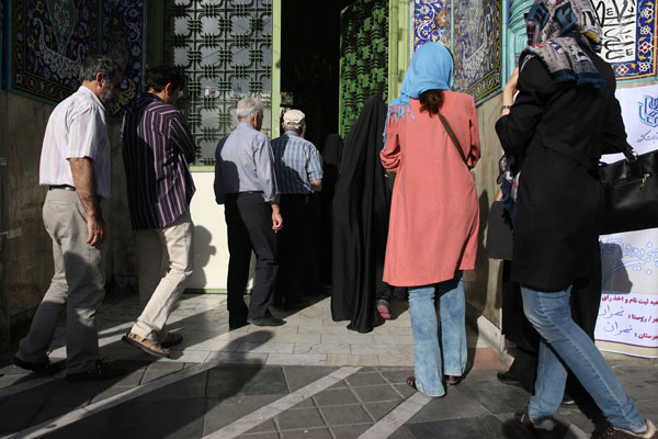 İran sandık başında - Resim : 1