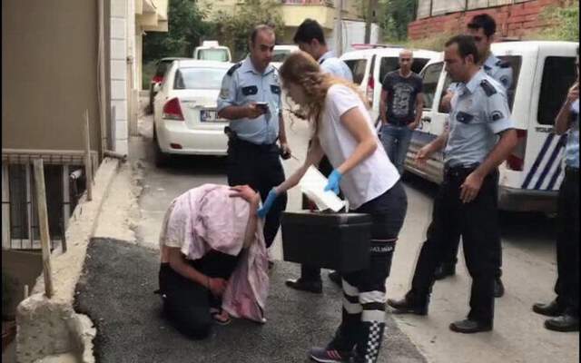 Baba ile oğulları birbirine girdi: 2 ölü, 1 yaralı - Resim : 1