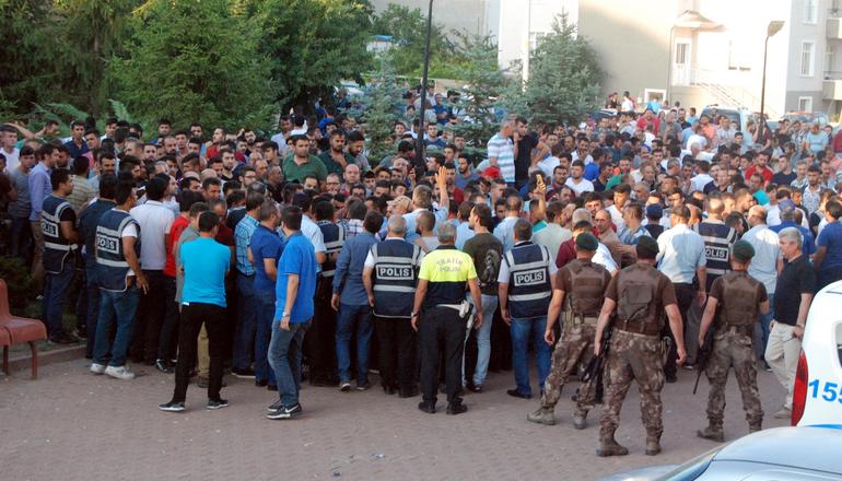 Bir ilçeyi ayağa kaldıran iğrenç olay !  - Resim : 1