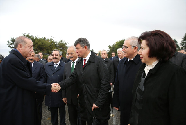 Törene damga vuran an: Erdoğan ve Kılıçdaroğlu tokalaştı - Resim : 1