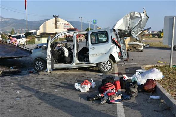 Bayram tatili yolunda facia - Resim : 1