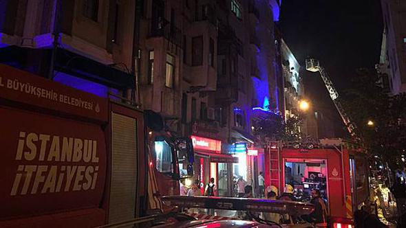 İstanbul'da otelde yangın ! - Resim : 1