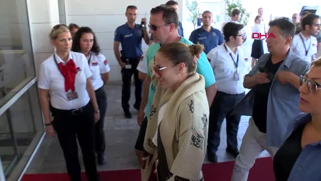 Jennifer Lopez Antalya'da hırkayla dolaştı - Resim : 1