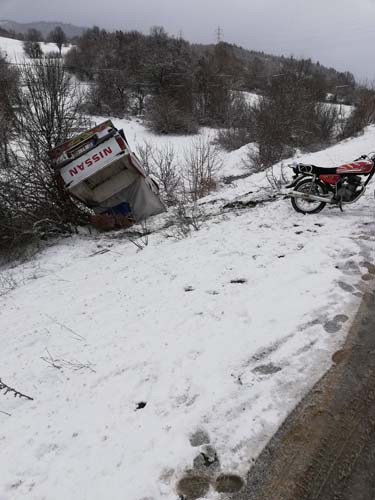 Canlı yayındayken kaza yaptılar - Resim : 2