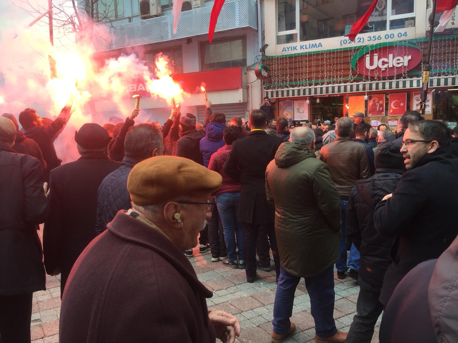 Sarıgül'ün Mecidiyeköy buluşmasına binlerce kişi akın etti - Resim : 3