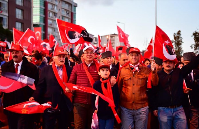 Cumhuriyet ışığı, Beylikdüzü'nde parladı - Resim : 2