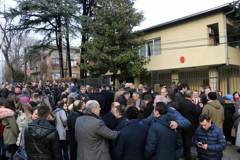 Makedonya'da ''FETÖ'' protestosu - Resim : 1