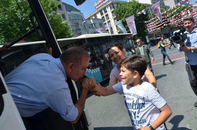 CHP'li Gürsel Tekin Şişli'de vatandaşla buluştu - Resim : 1