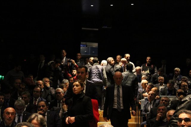 Tarım Bakanı'na protesto şoku ! Salonu terk ettiler - Resim : 1